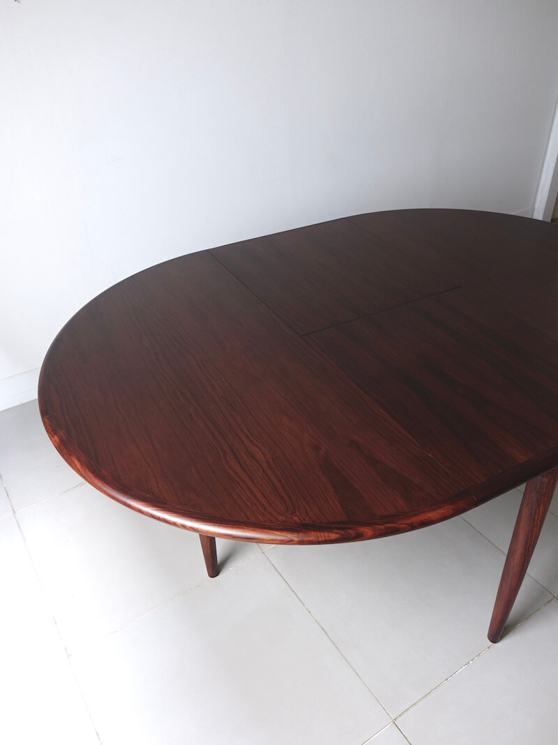 Rosewood dining table model.15 by N.O. Moller for J.L.Møller Rosewood dining table model.15 by N.O. Moller for J.L.Møller