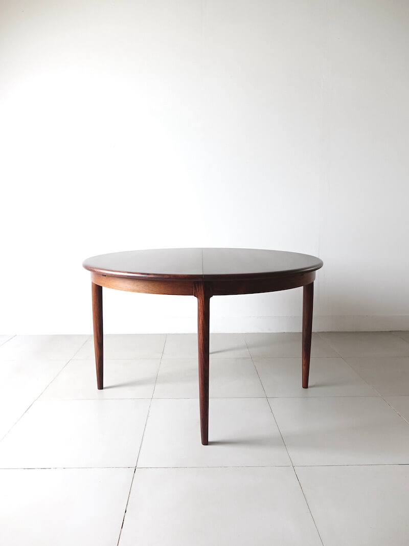 Rosewood dining table model.15 by N.O. Moller for J.L.Møller Rosewood dining table model.15 by N.O. Moller for J.L.Møller