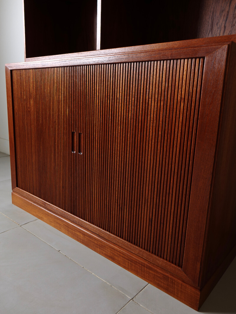Danish anonymous teak bookcase with bellows Danish anonymous teak bookcase with bellows