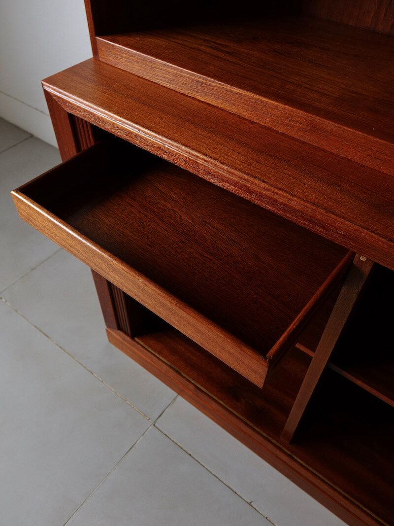 Danish anonymous teak bookcase with bellows Danish anonymous teak bookcase with bellows