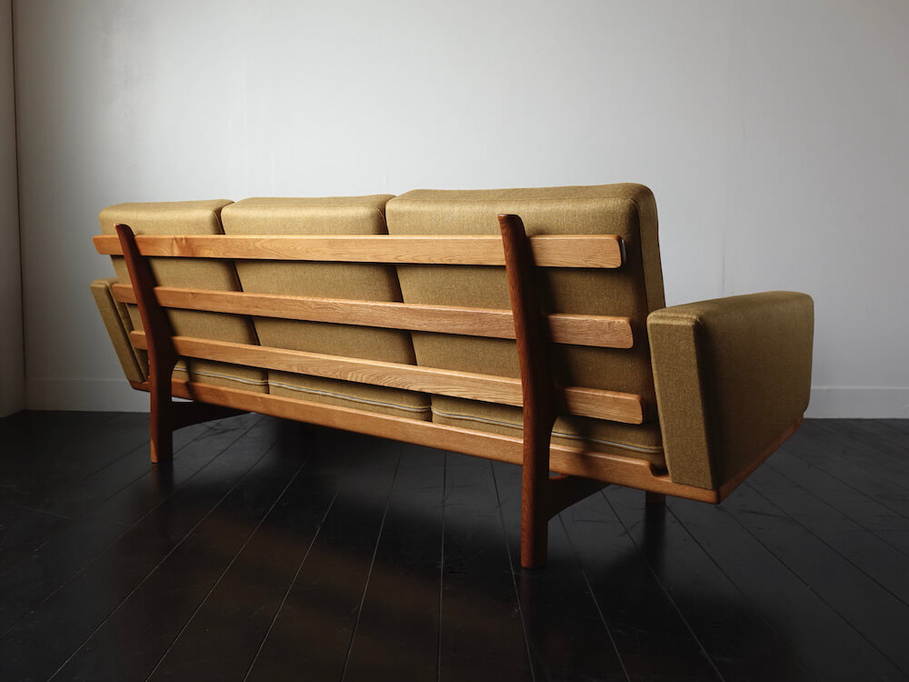 “GE236″ Sofa by Hans J. Wegner for Getama with DAW