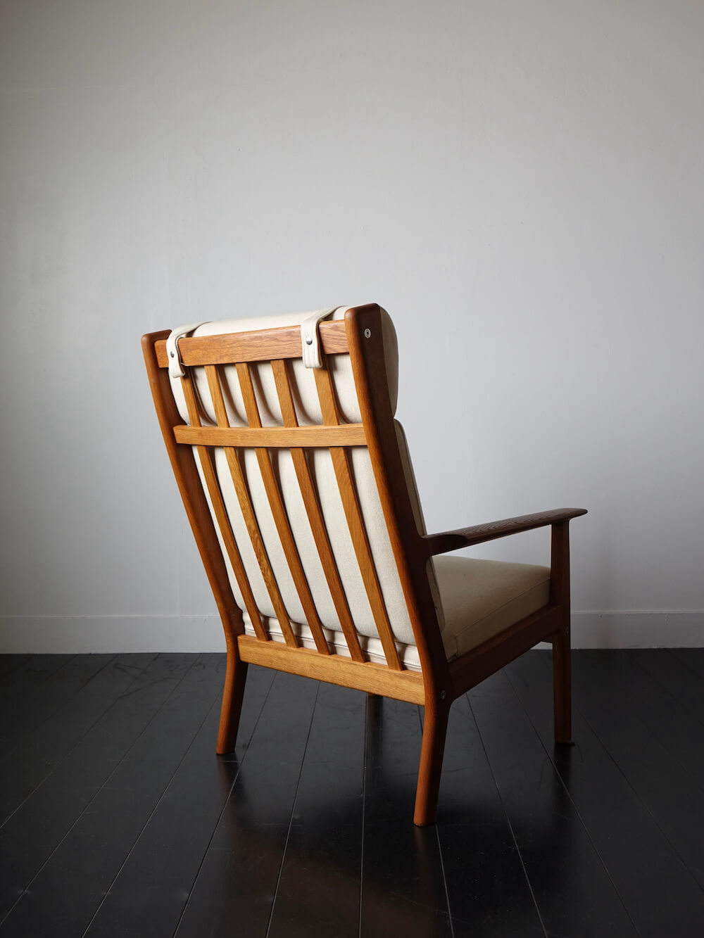 GE265 High back chair by Hans J. Wegner for GETAMA