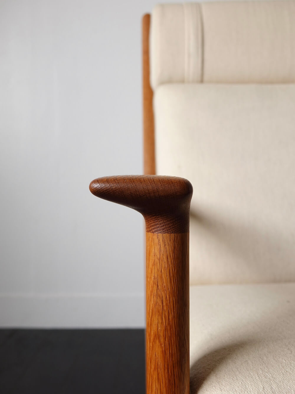 GE265 High back chair by Hans J. Wegner for GETAMA
