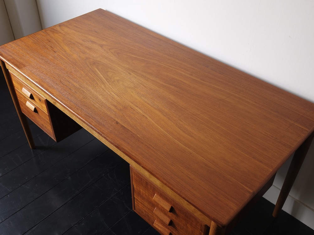 Desk "Model.130" by Borge Mogensen for Soborg Mobler