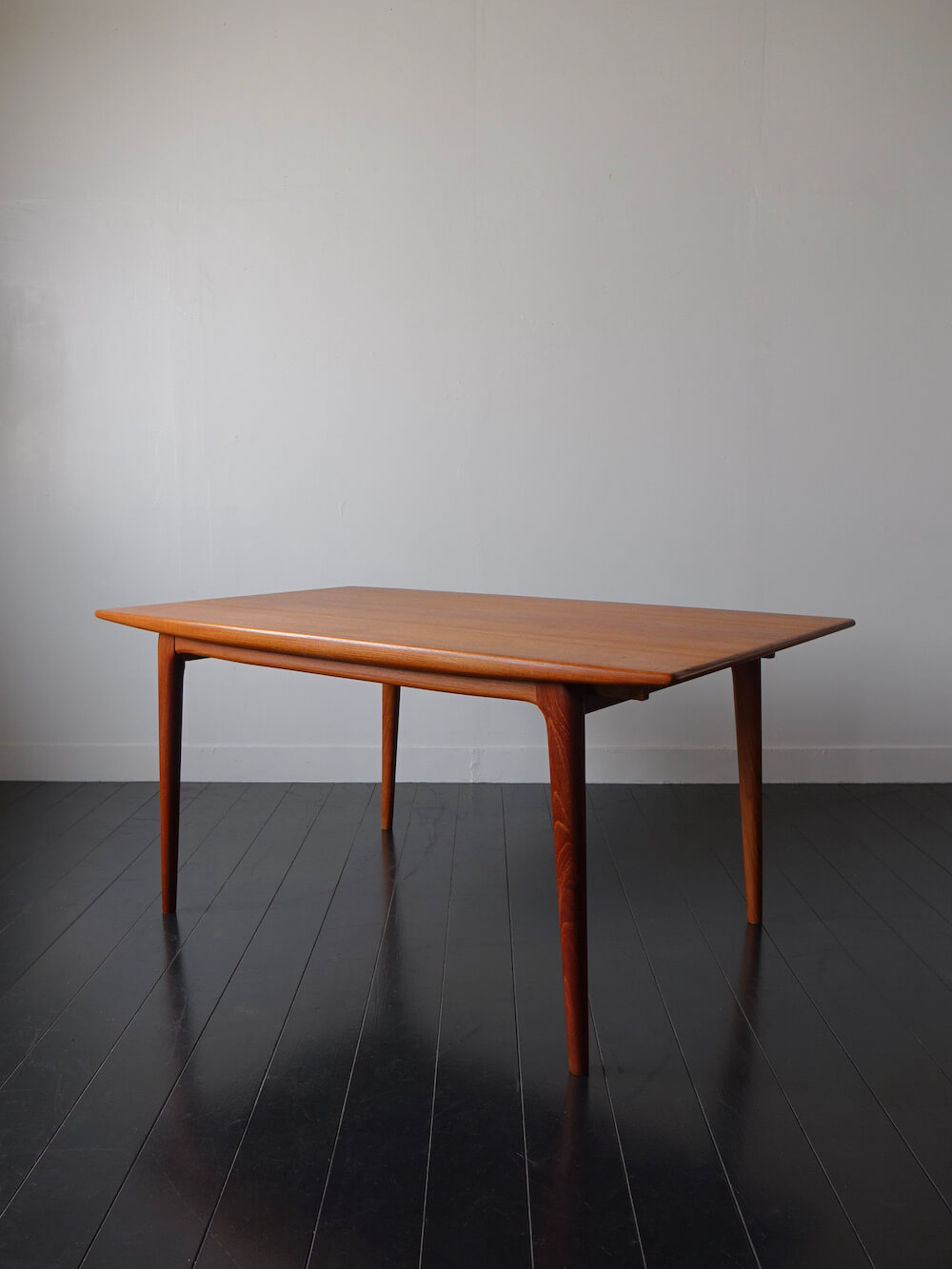 Dining table Model.371 by Alfred Christiansen for Slagelse Møbelvaerk