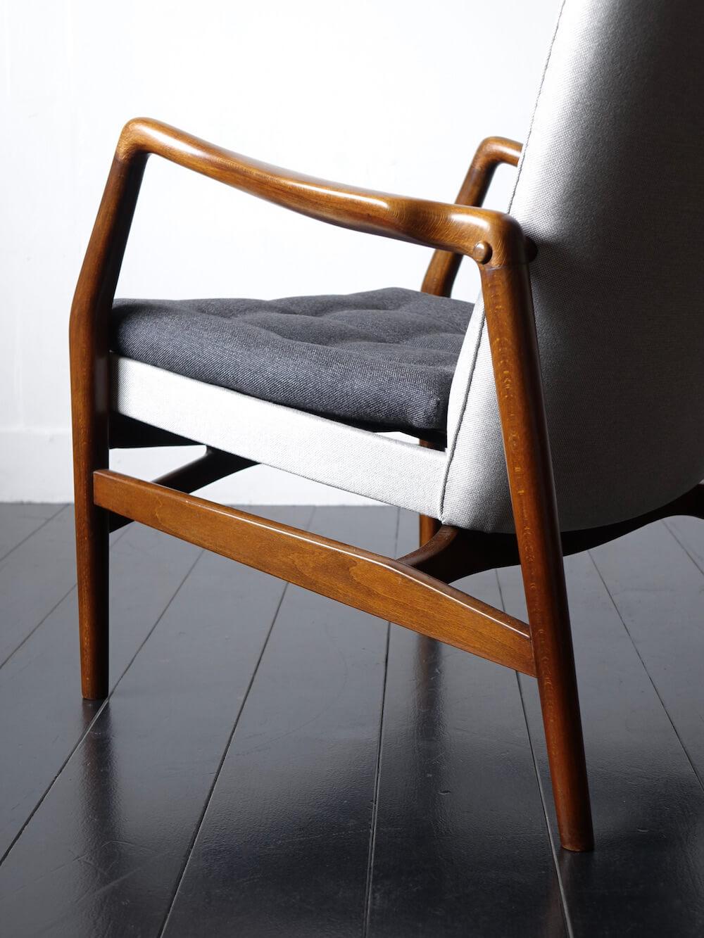 Model 215 Easy chair by Kurt Olsen for Slagelse Møbelværk