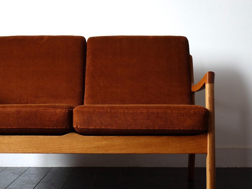 Model.169 Senator sofa by Ole Wanscher for CADO