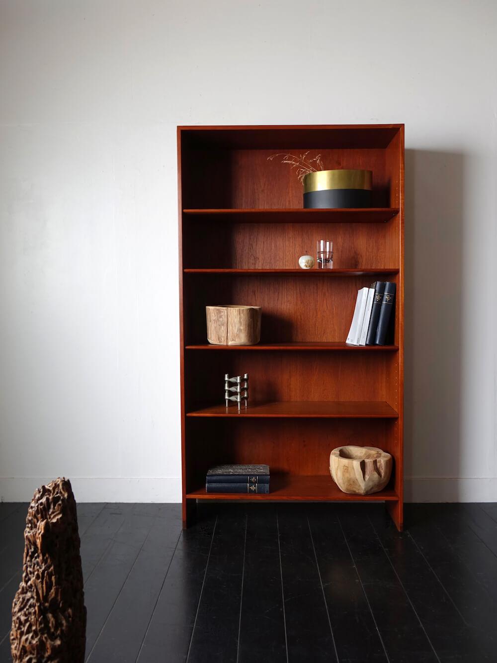 RY8 Bookshelf in teak by Hans J. Wegner for RY mobler