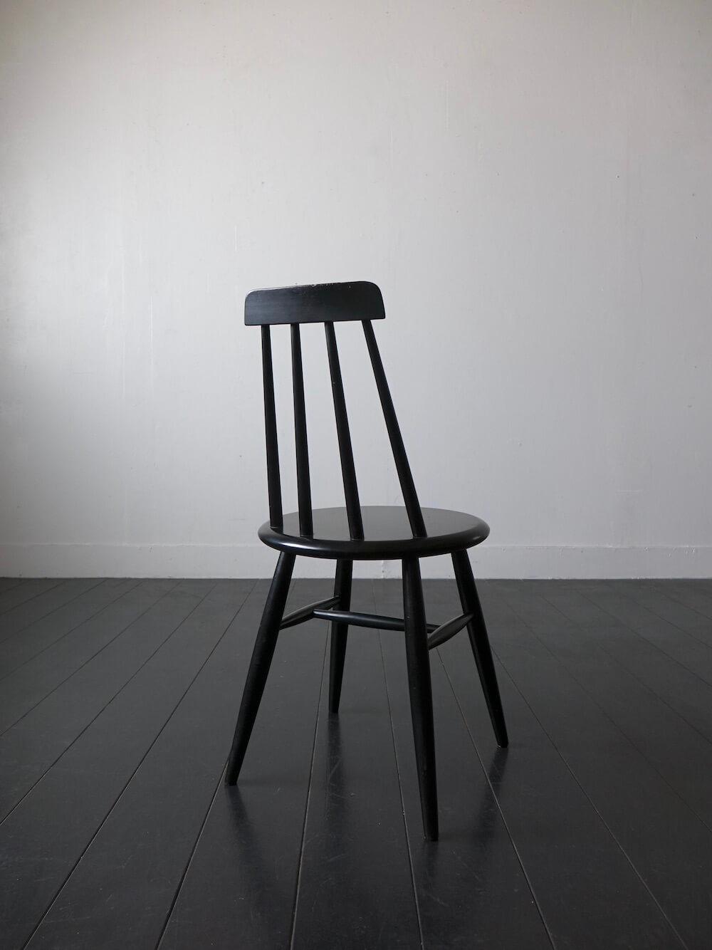 Black spoke chair by ASKO