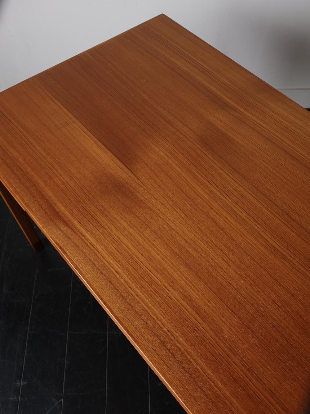 Anonymous danish dining table