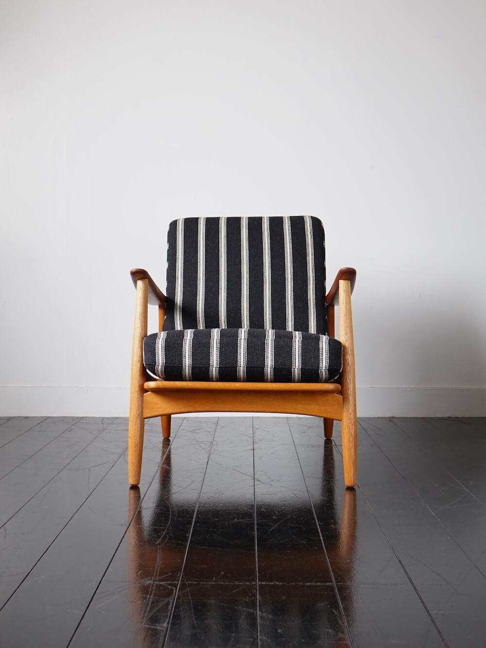 ”Model.121” Easy Chair by Johannes Andersen for Hovedstadens Møbelfabrik ”Model.121” Easy Chair by Johannes Andersen for Hovedstadens Møbelfabrik