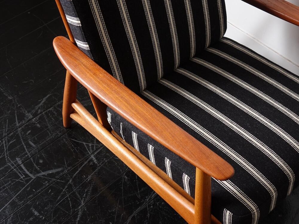 ”Model.121” Easy Chair by Johannes Andersen for Hovedstadens Møbelfabrik ”Model.121” Easy Chair by Johannes Andersen for Hovedstadens Møbelfabrik