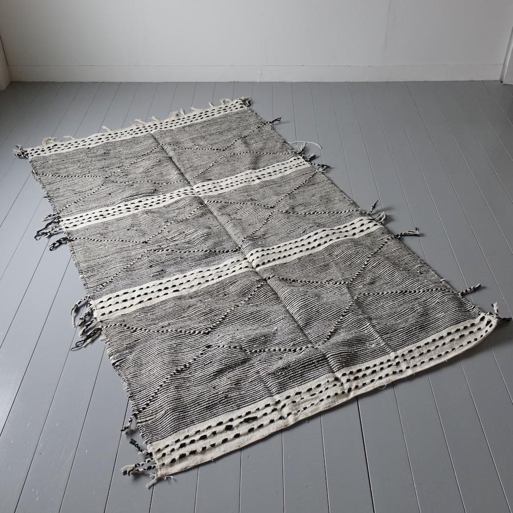 Beni Ouarain Kilim Rug / W 268 D 153cm / BR071