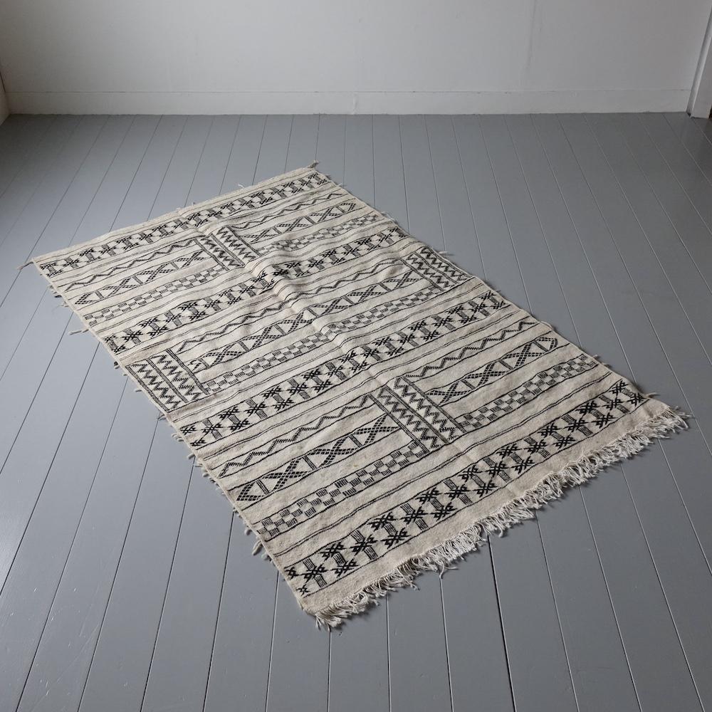 Beni Ouarain Kilim Rug / W 223 D 136cm / BR072