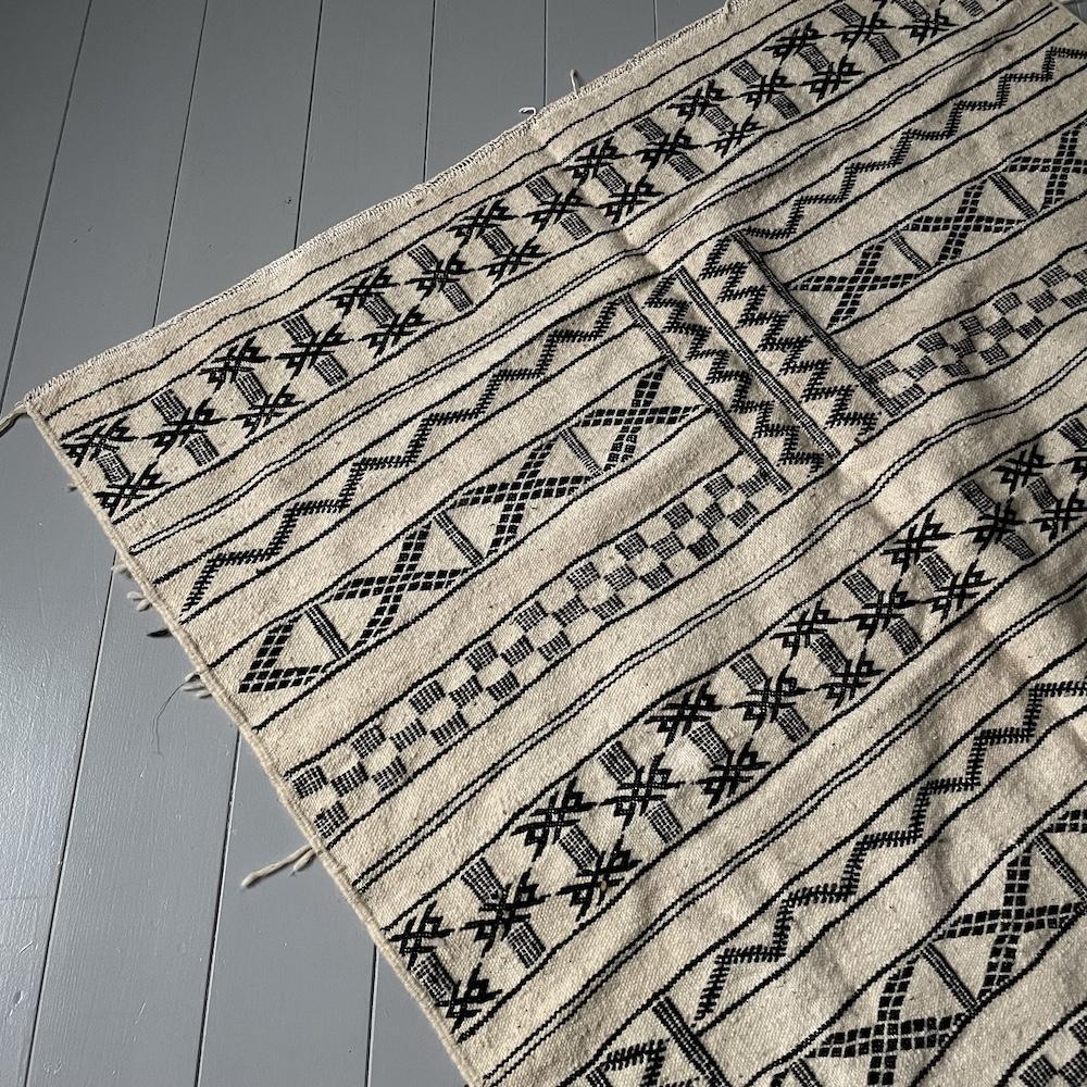 Beni Ouarain Kilim Rug / W 223 D 136cm / BR072