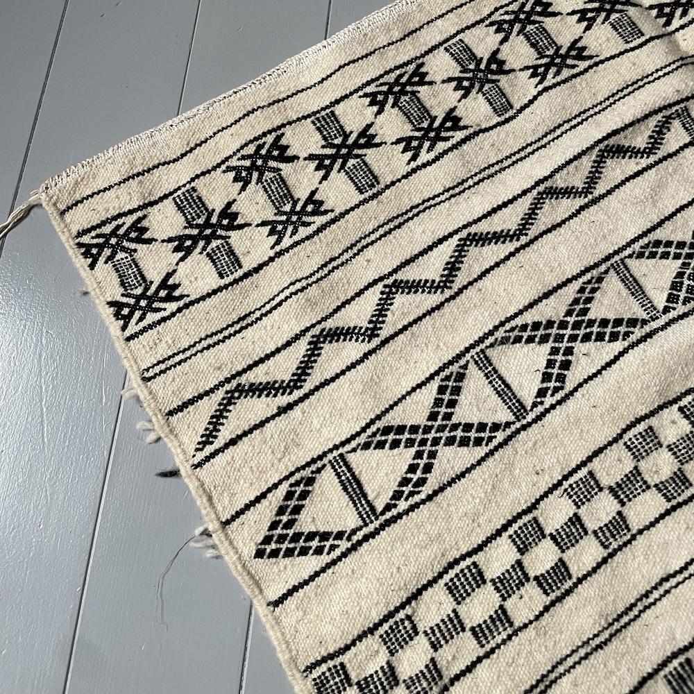 Beni Ouarain Kilim Rug / W 223 D 136cm / BR072