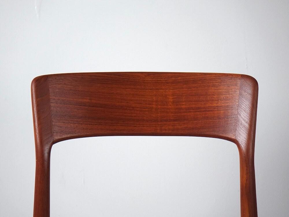 Bellbet | Dining chairs “Model.26” by Henning Kjaernulf for Korup
