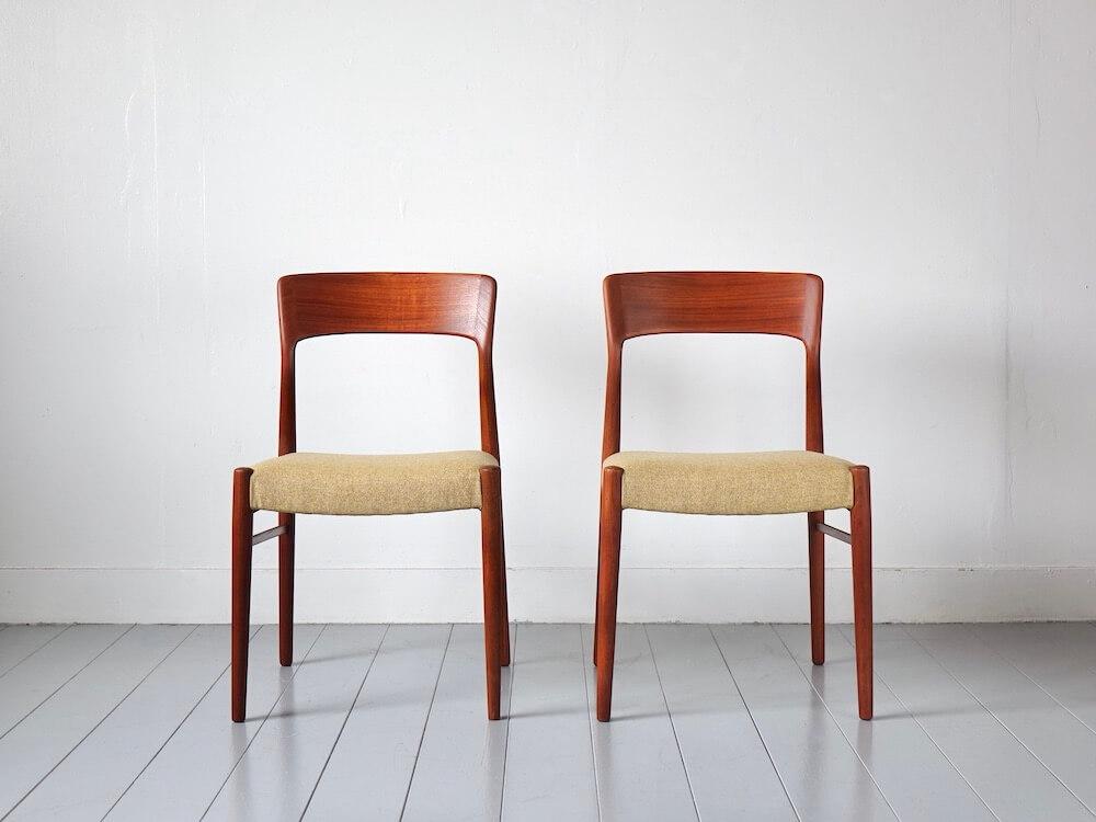 Dining chairs “Model.26” by Henning Kjaernulf for Korup Stolefabrik Dining chairs “Model.26” by Henning Kjaernulf for Korup Stolefabrik
