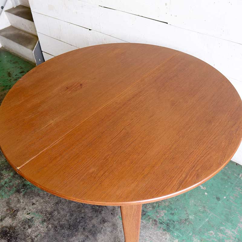 ダイニングテーブル