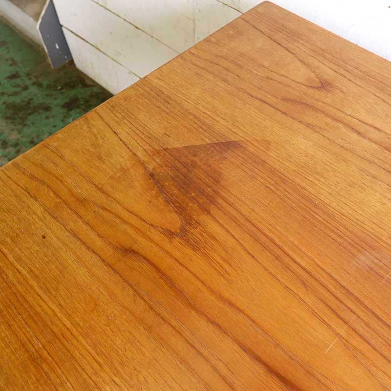 ダイニングテーブル