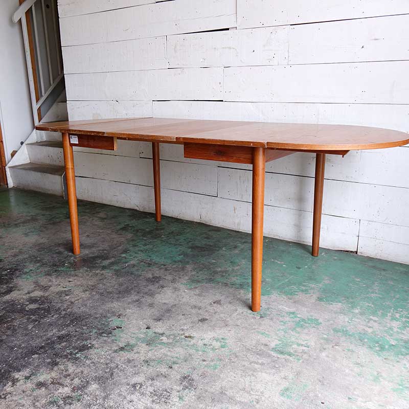 ダイニングテーブル