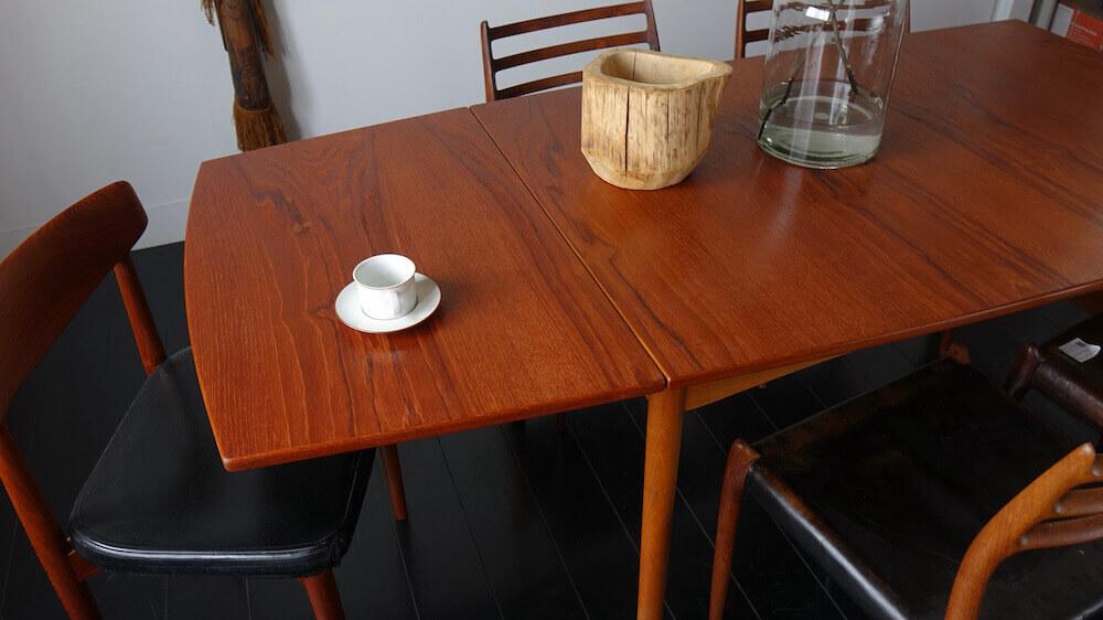 Dropleaf dining table